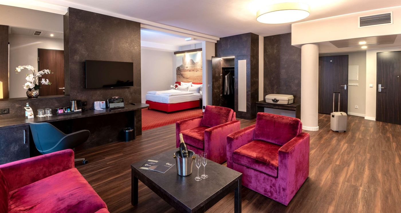Best-Western-Plus-Plaza-Berlin-Kurfuerstendamm-Room-8