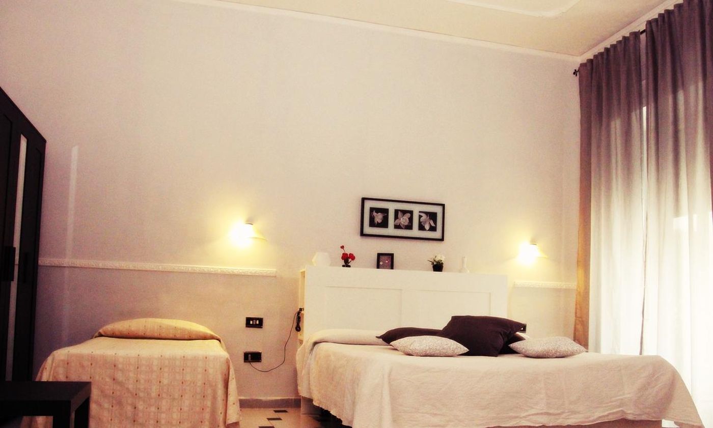 Luna Rossa - Italy - NAPLES (NAPOLI)  - Room - 5