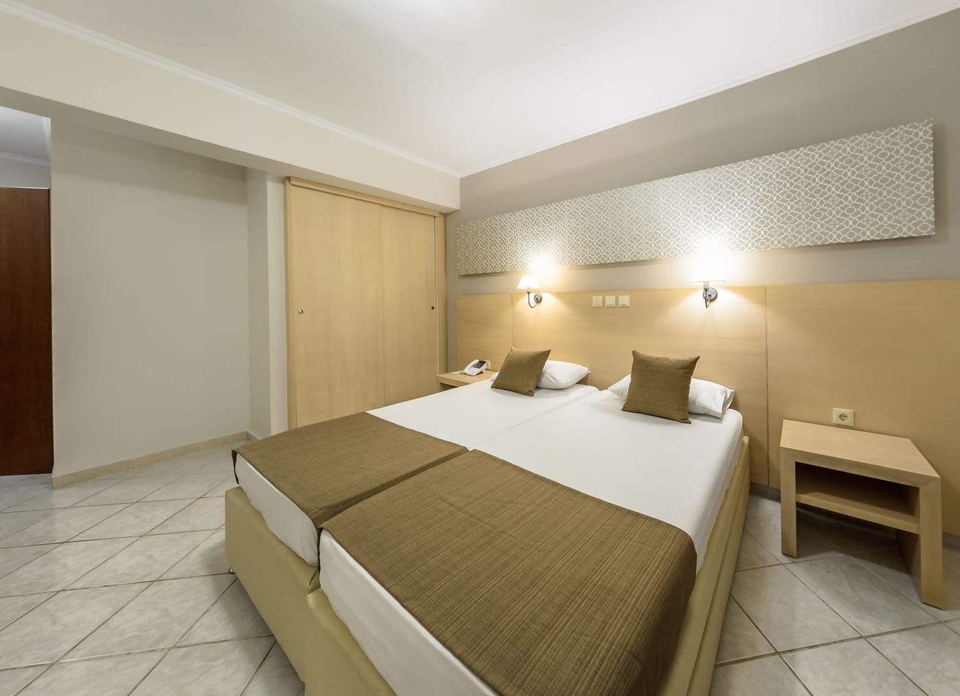 Karras-Hotel-Room-37