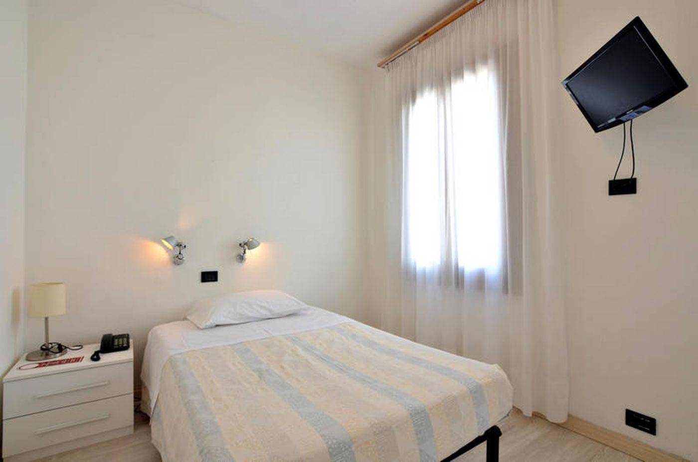 Hotel-Cristallo-Room-5