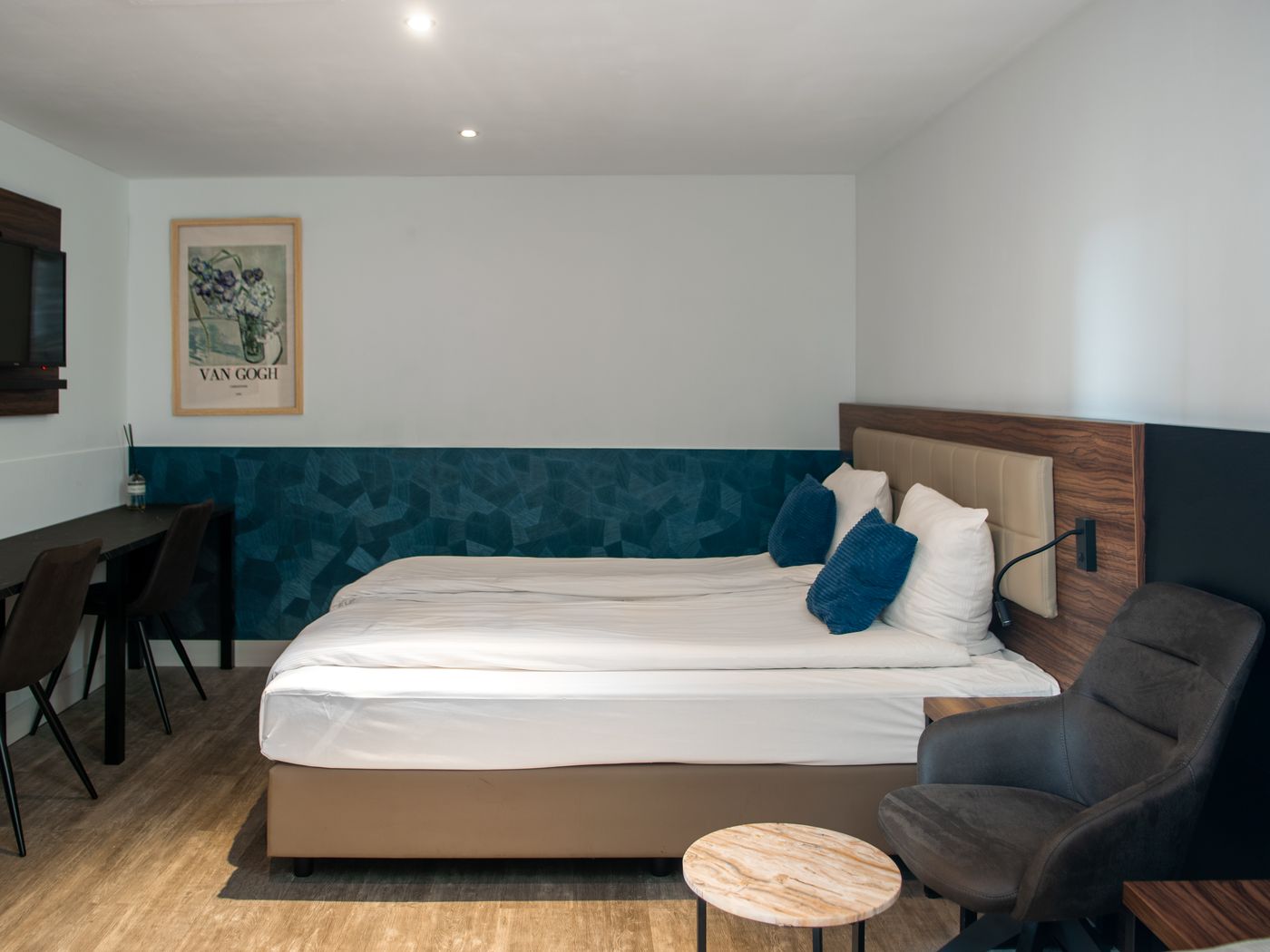 Amsterdam-Lake-Hotel-Room-26