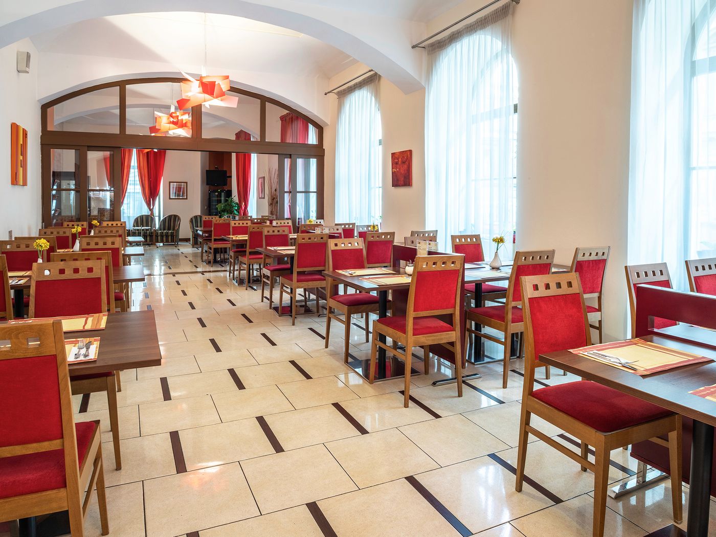 EA-Hotel-Sonata-Restaurant-12