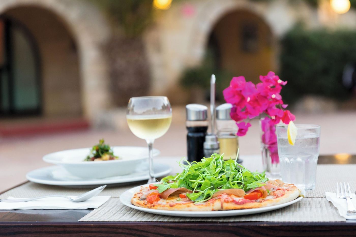 Sprachcaffe-International-Aparthotel-Pembroke-Restaurant-82