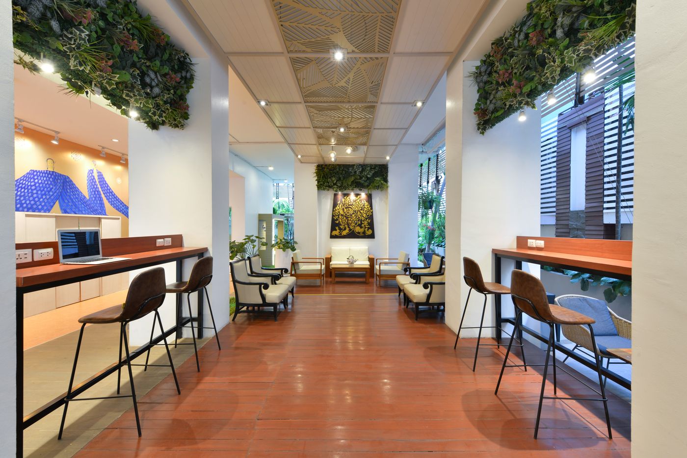 Centre-Point-Plus-Hotel-Pratunam-General-view-16