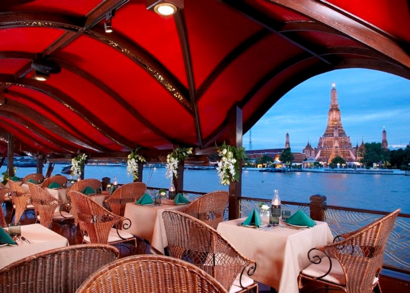 Anantara-Riverside-Bangkok-Restaurant-39