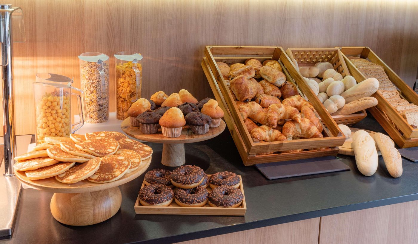 Hilton-Garden-Inn-Brussels-City-Centre-Restaurant-51