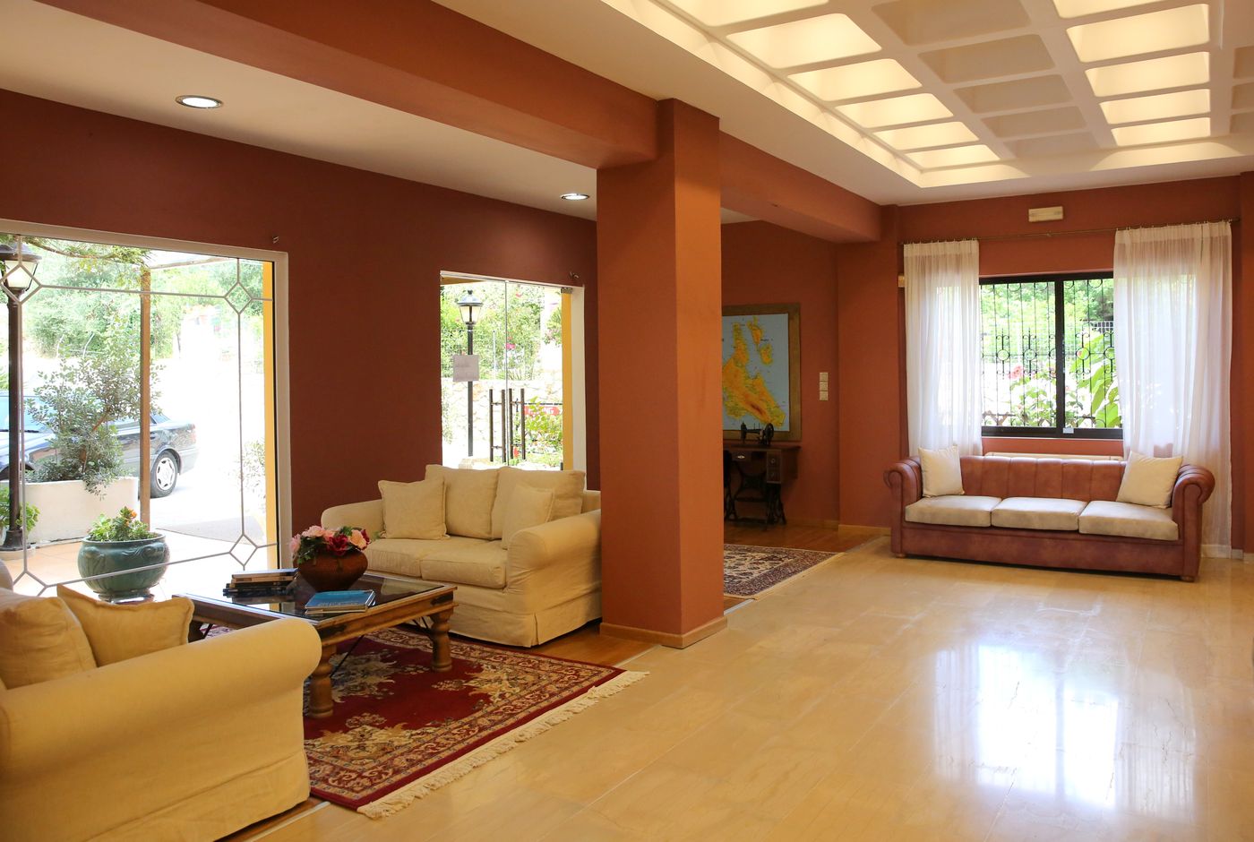 Hotel-Sunrise-Inn-Lobby-71