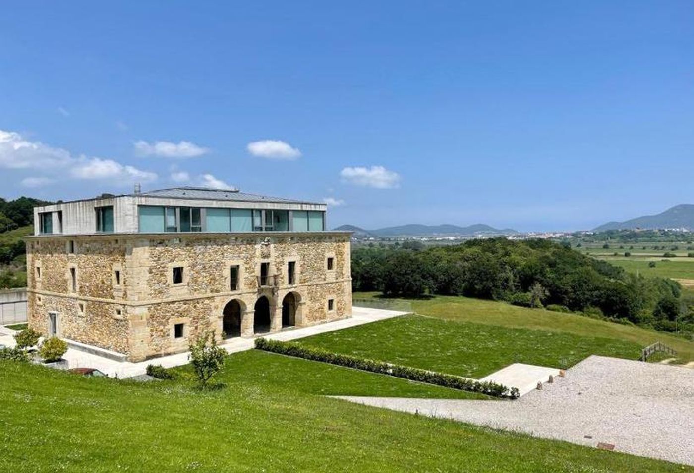 Pico Velasco-Spain-Carasa, Voto-General view-2