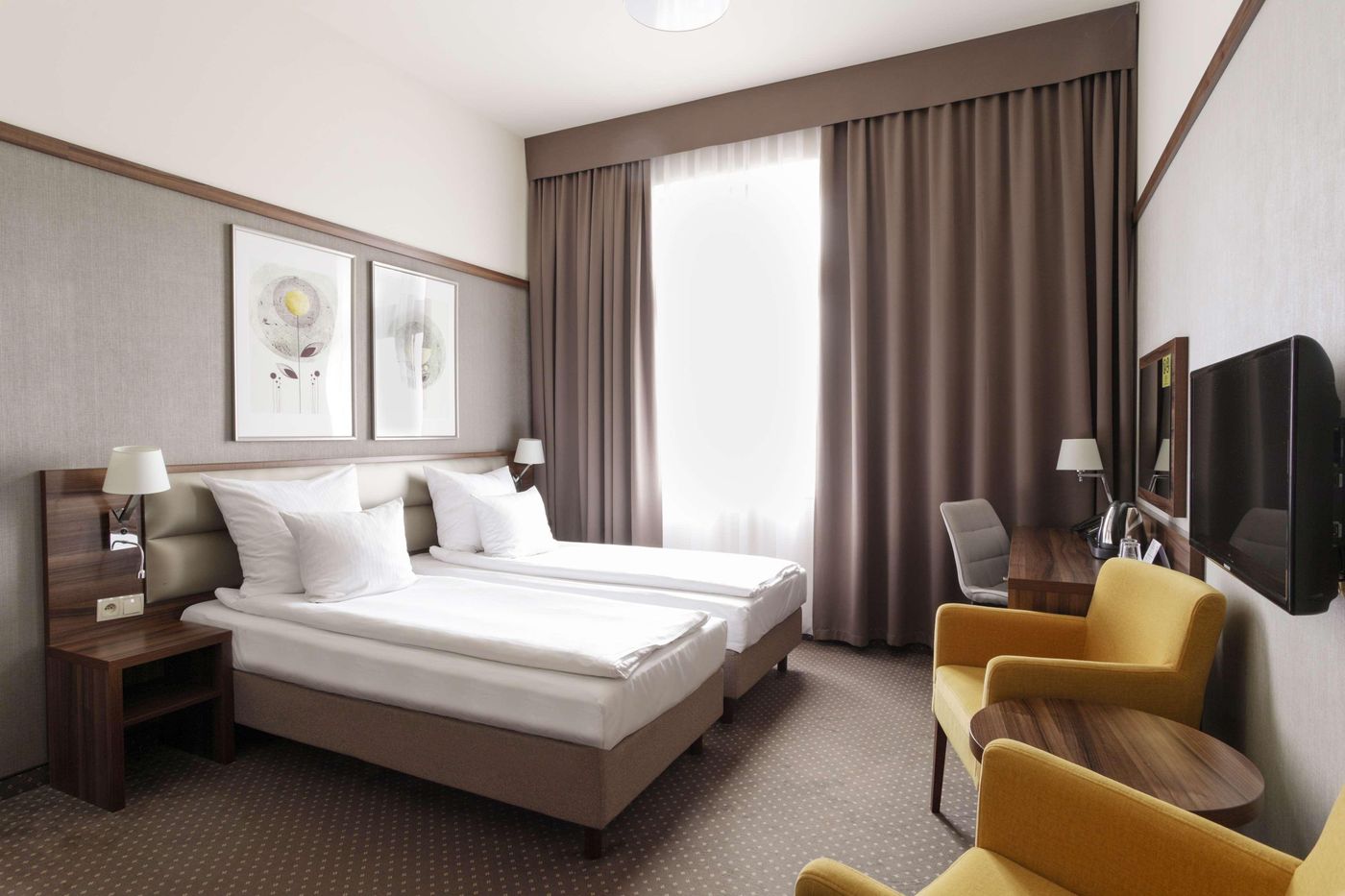 Golden-Tulip-Krakow-City-Center-Room-10