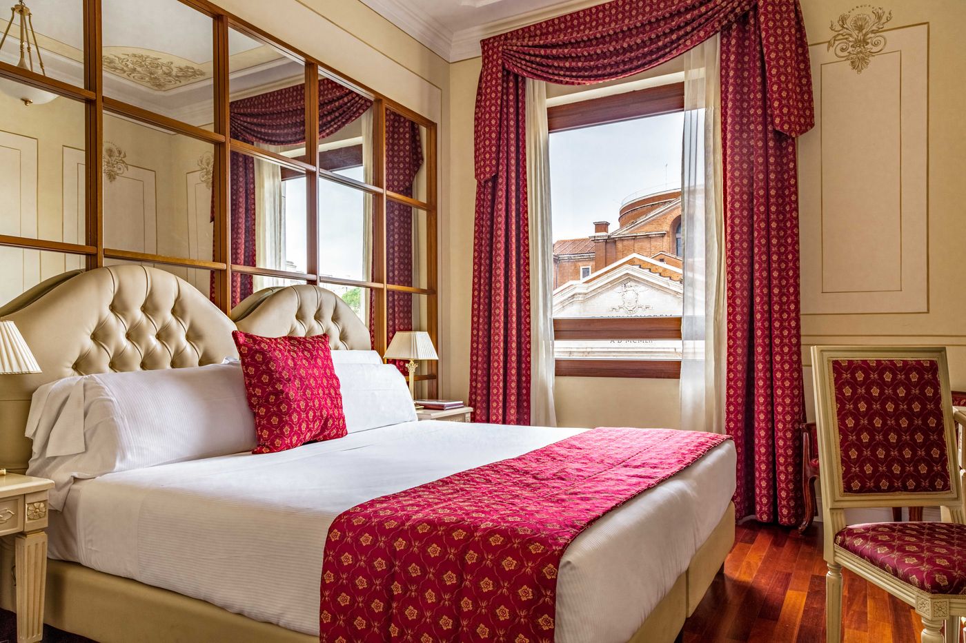 Radisson-Blu-Ghr-Hotel-Rome-General-view-9