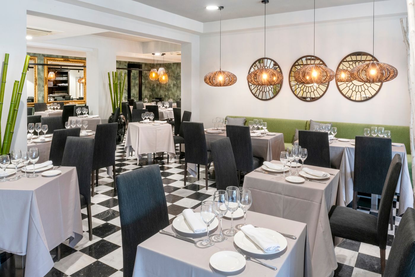 Salles-Hotel-Aeroport-de-Girona-Restaurant-21