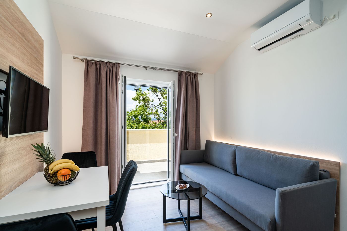 Bacan-Serviced-Apartments-Room-16