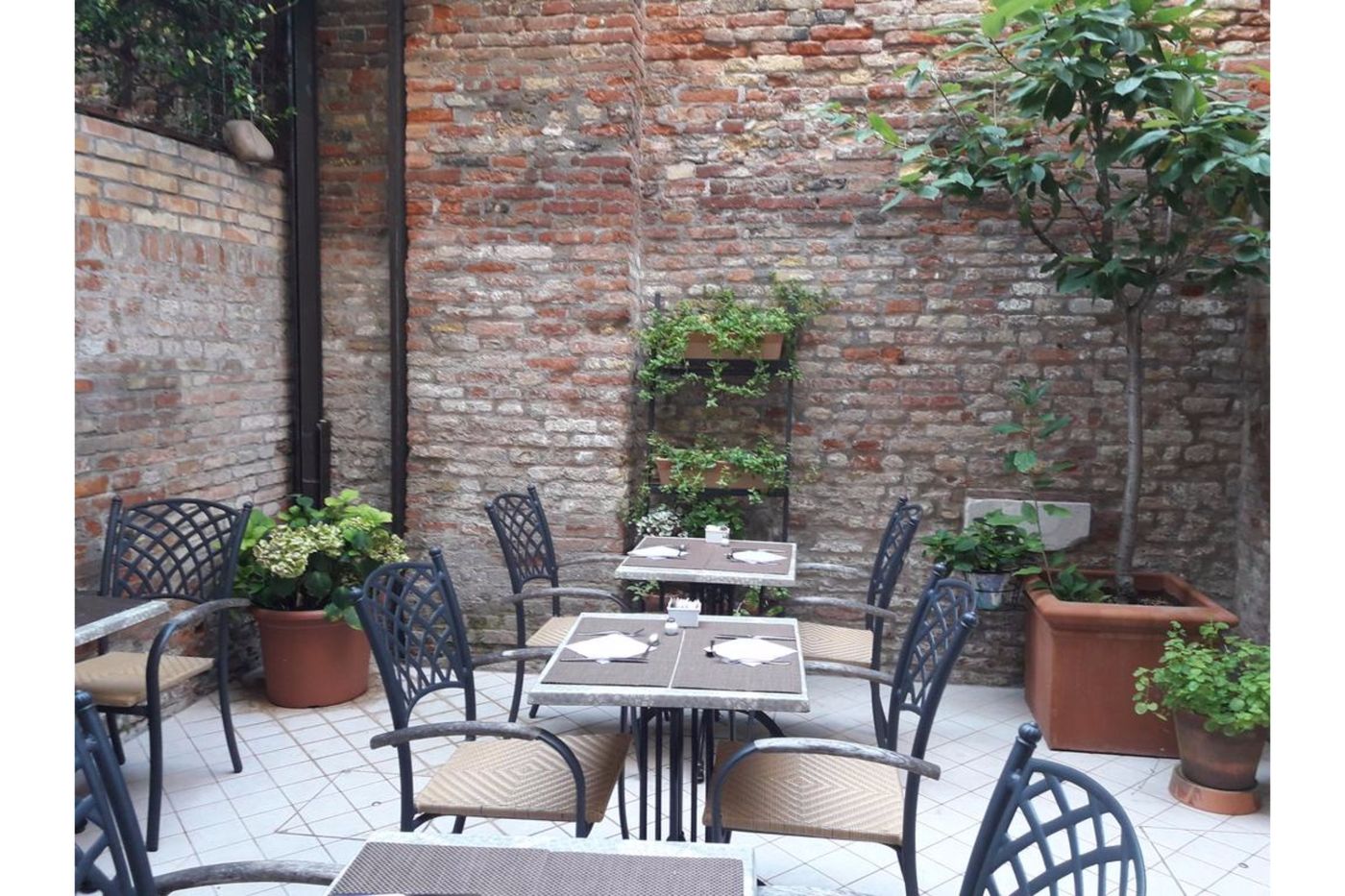 Ca-Lucrezia-Terrace-14