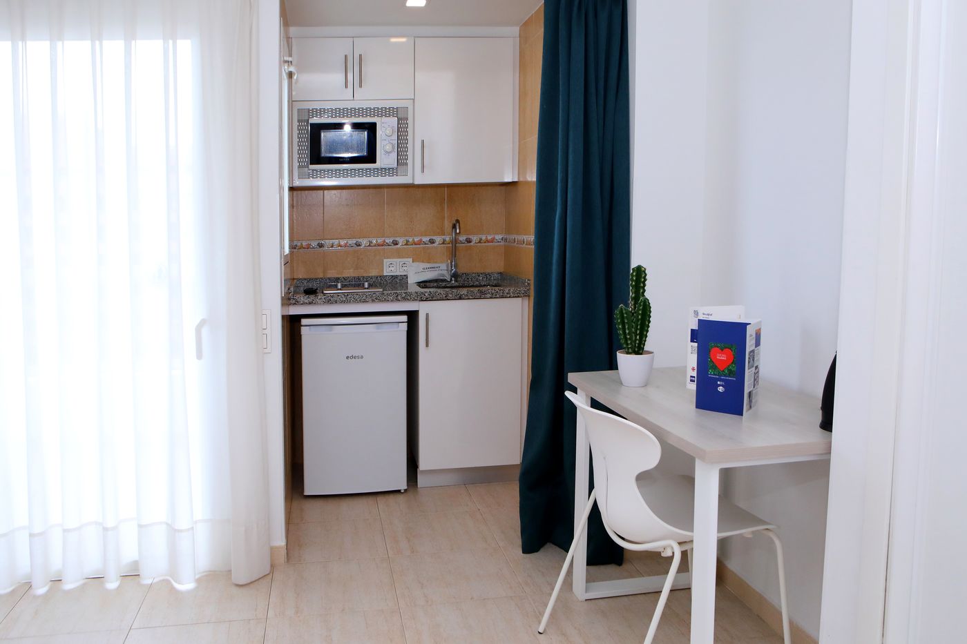 Pyr-Fuengirola-Room-34