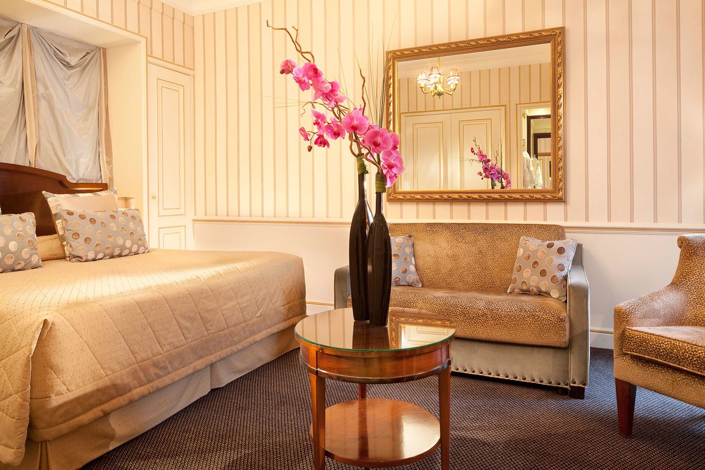 H----tel-Napol----on-Paris-Room-9