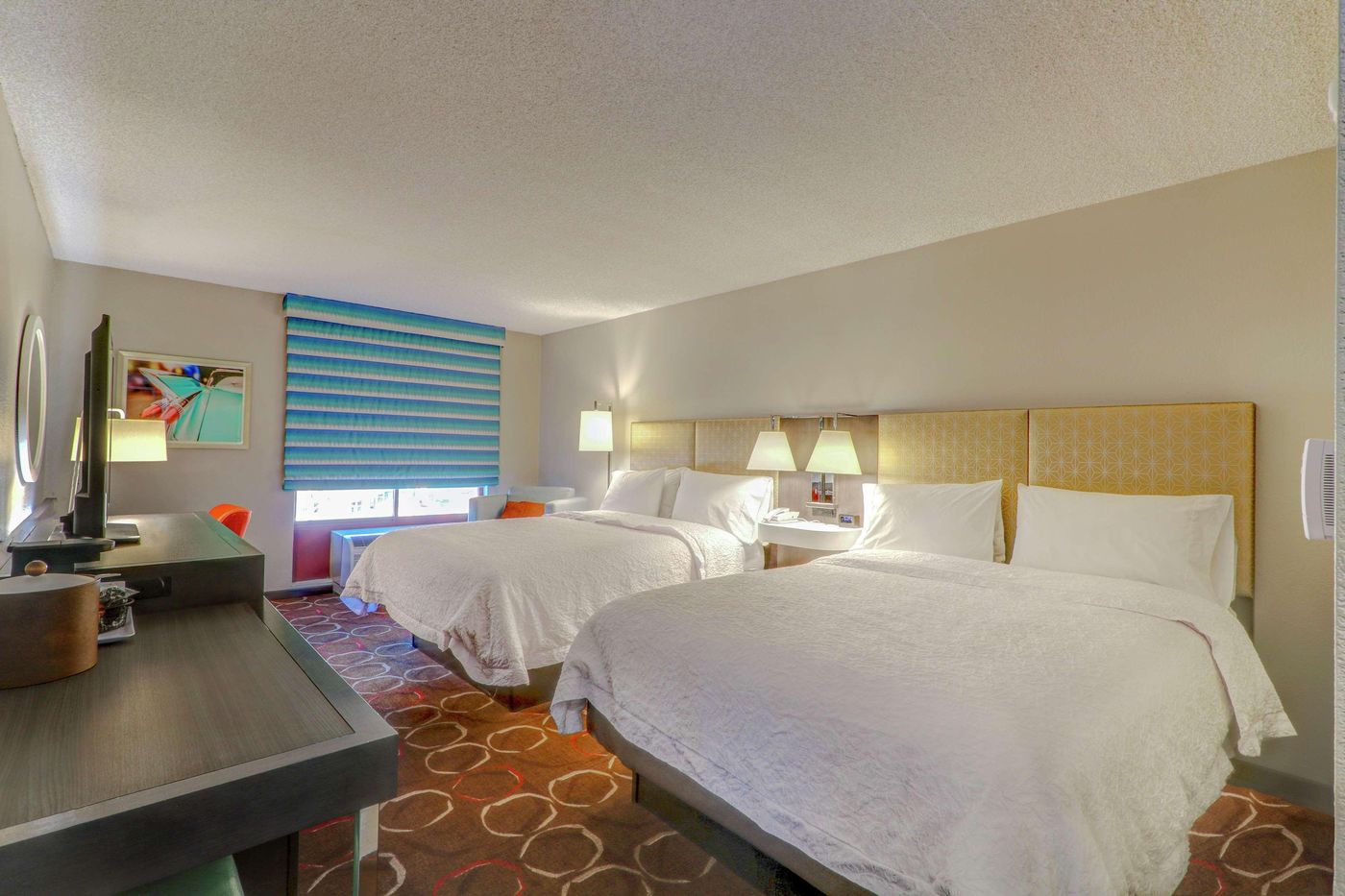 Hampton-Inn-Tropicana-Room-26