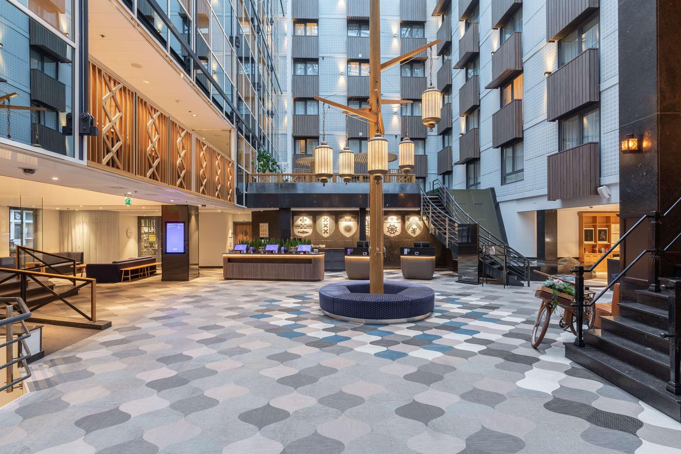 Radisson-Blu-Hotel-Amsterdam-Lobby-5