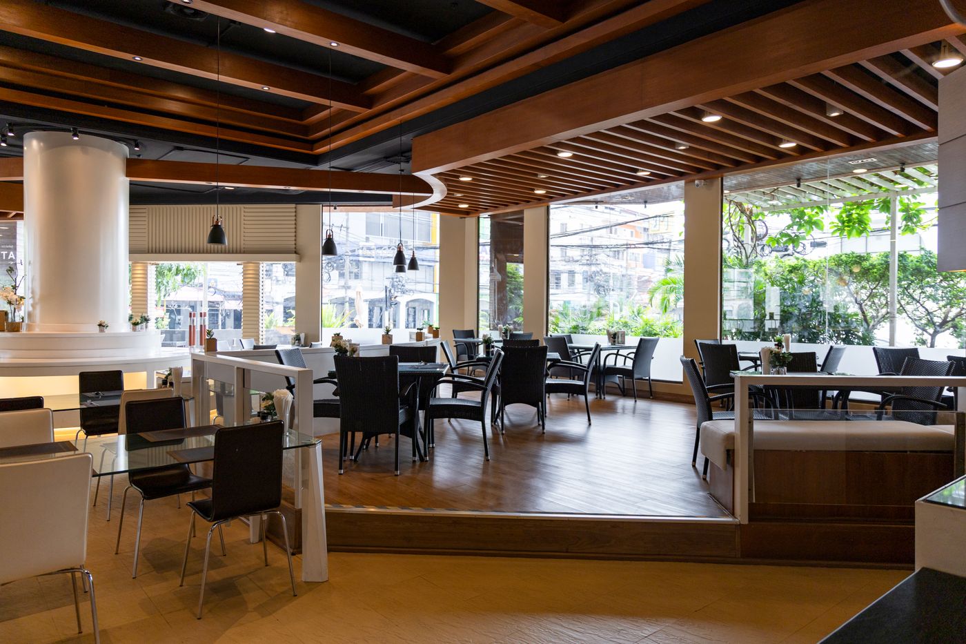 Royal-Phuket-City-Restaurant-37