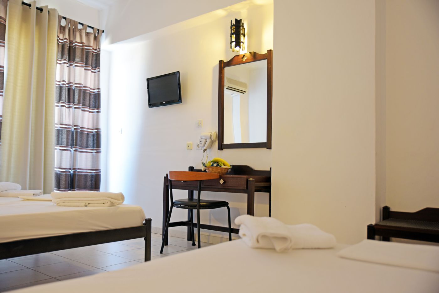 Hillside-Studios-Room-46