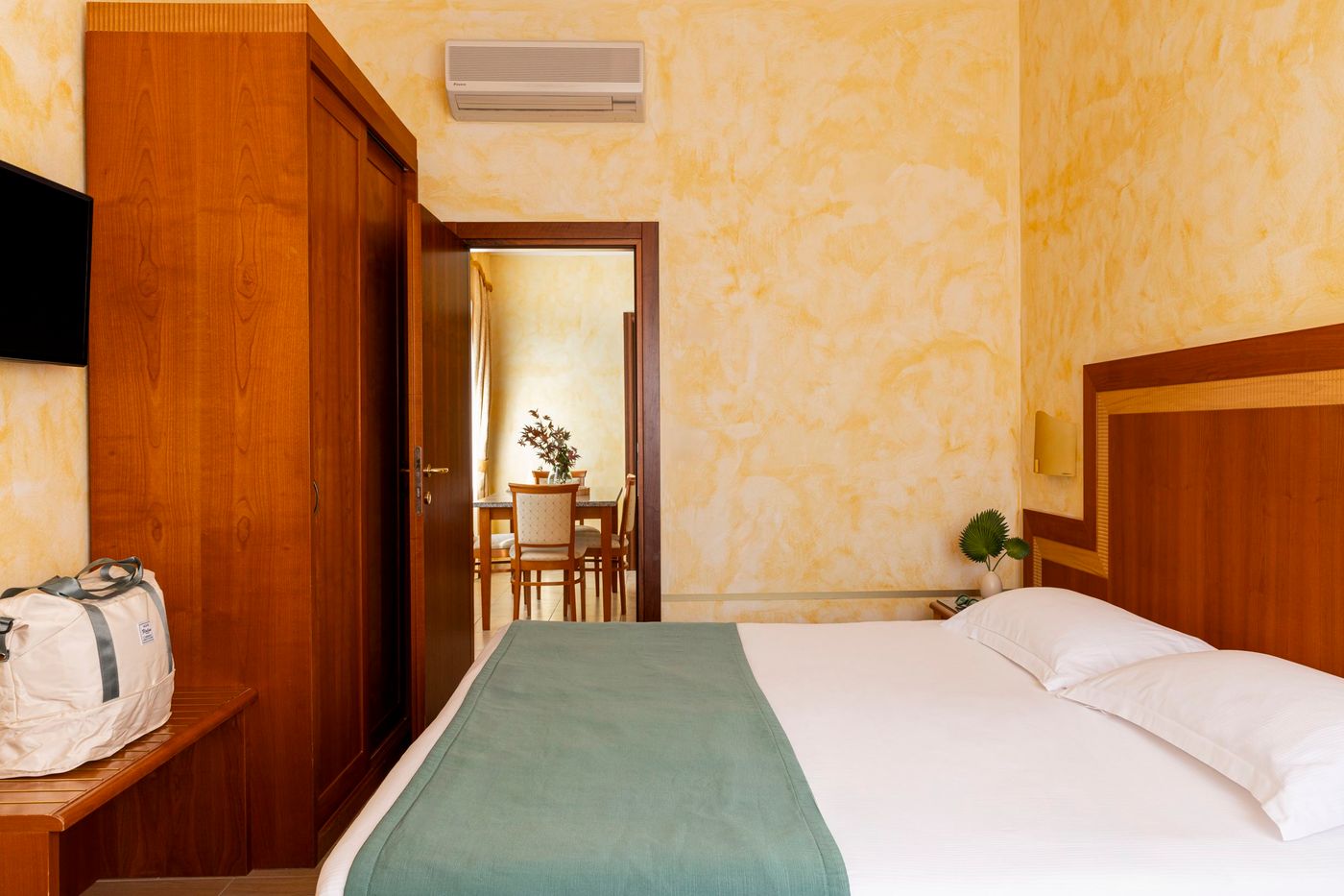 Venezia-2000-Room-26