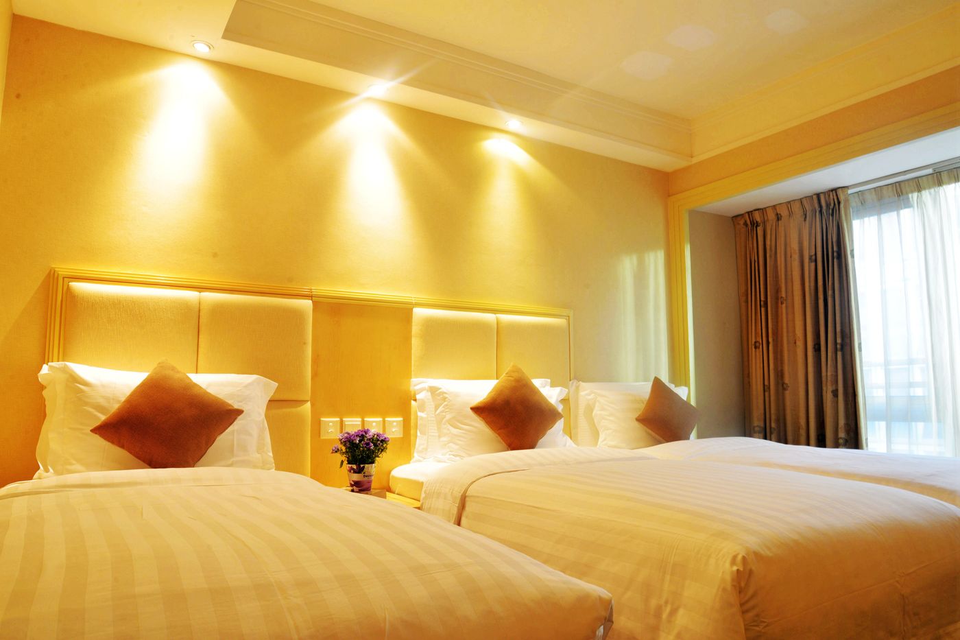 Oasis-Avenue-A-GDH-Hotel-Room-20