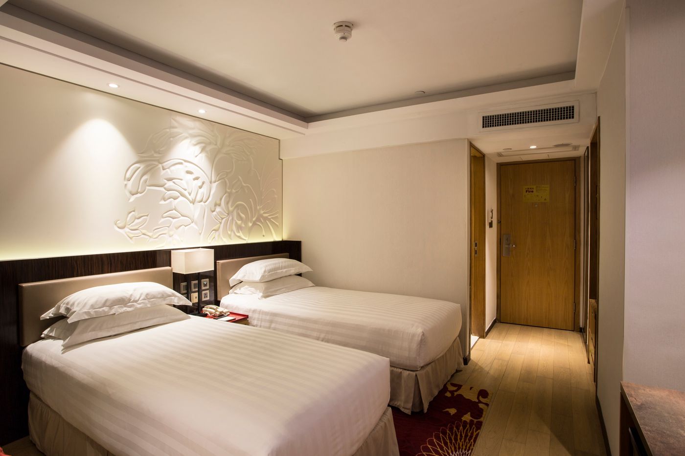 Wharney-Hotel-Room-16