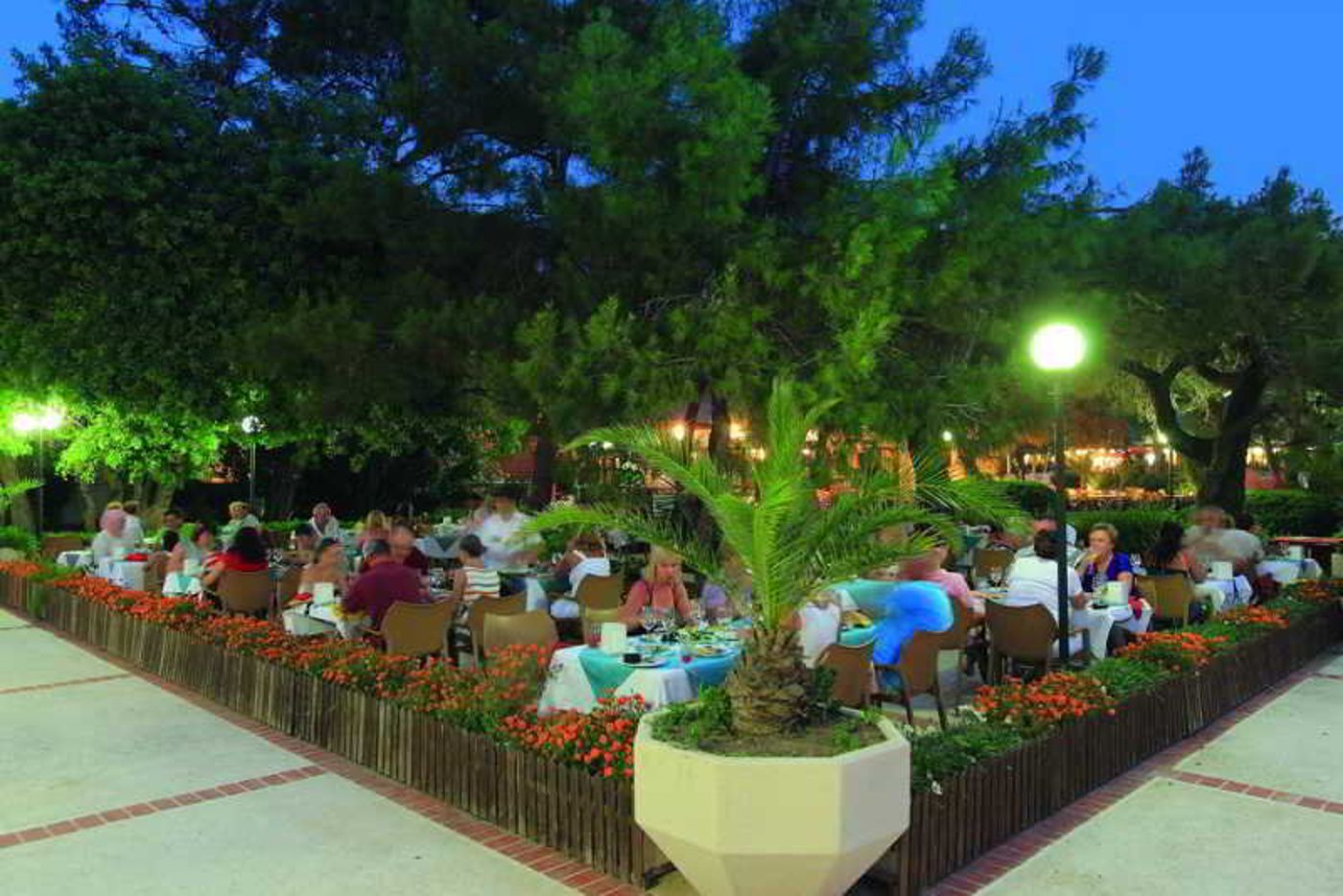 Majesty-Club-La-Mer-Art-Restaurant-9