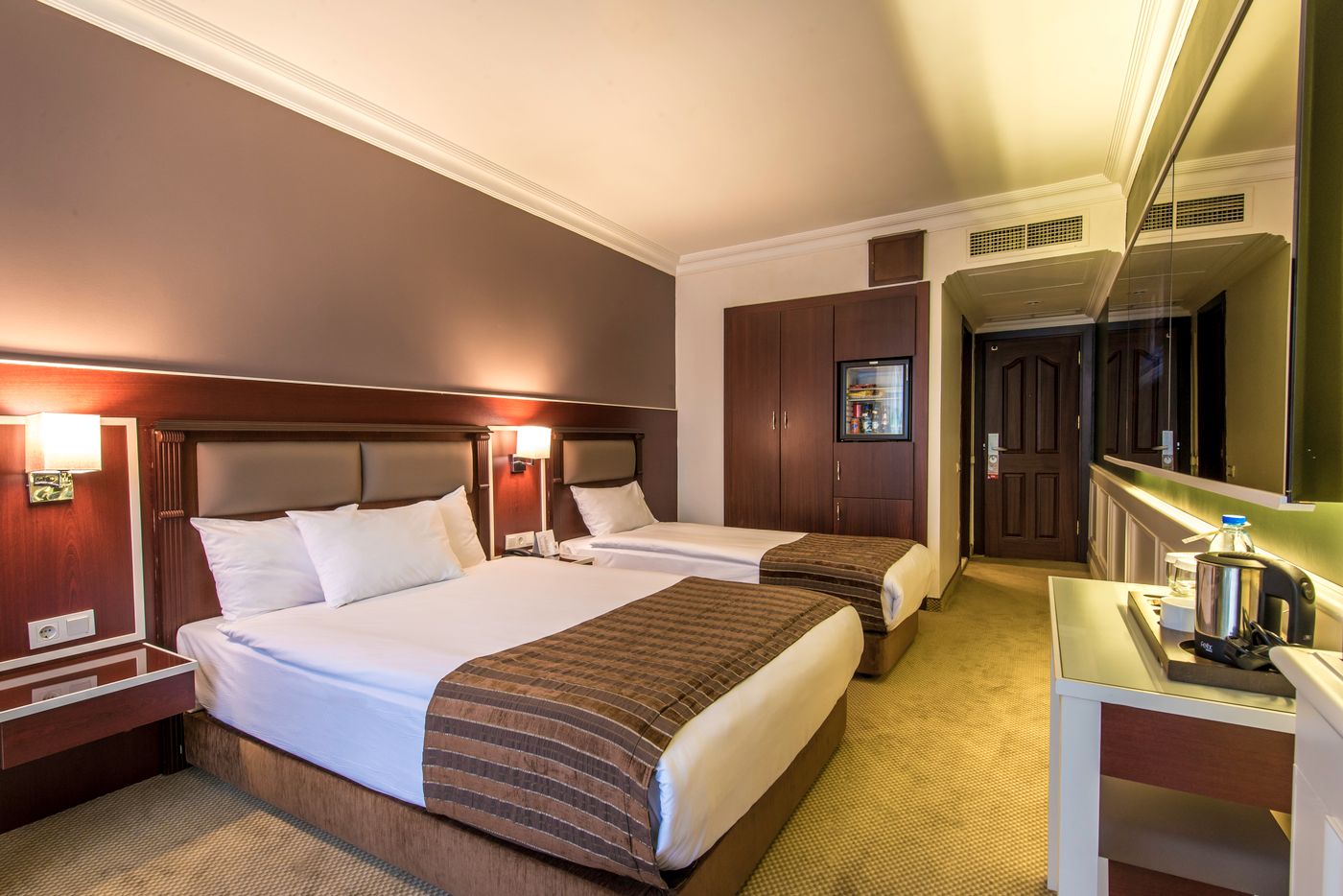 Seminal-Hotel-Room-9