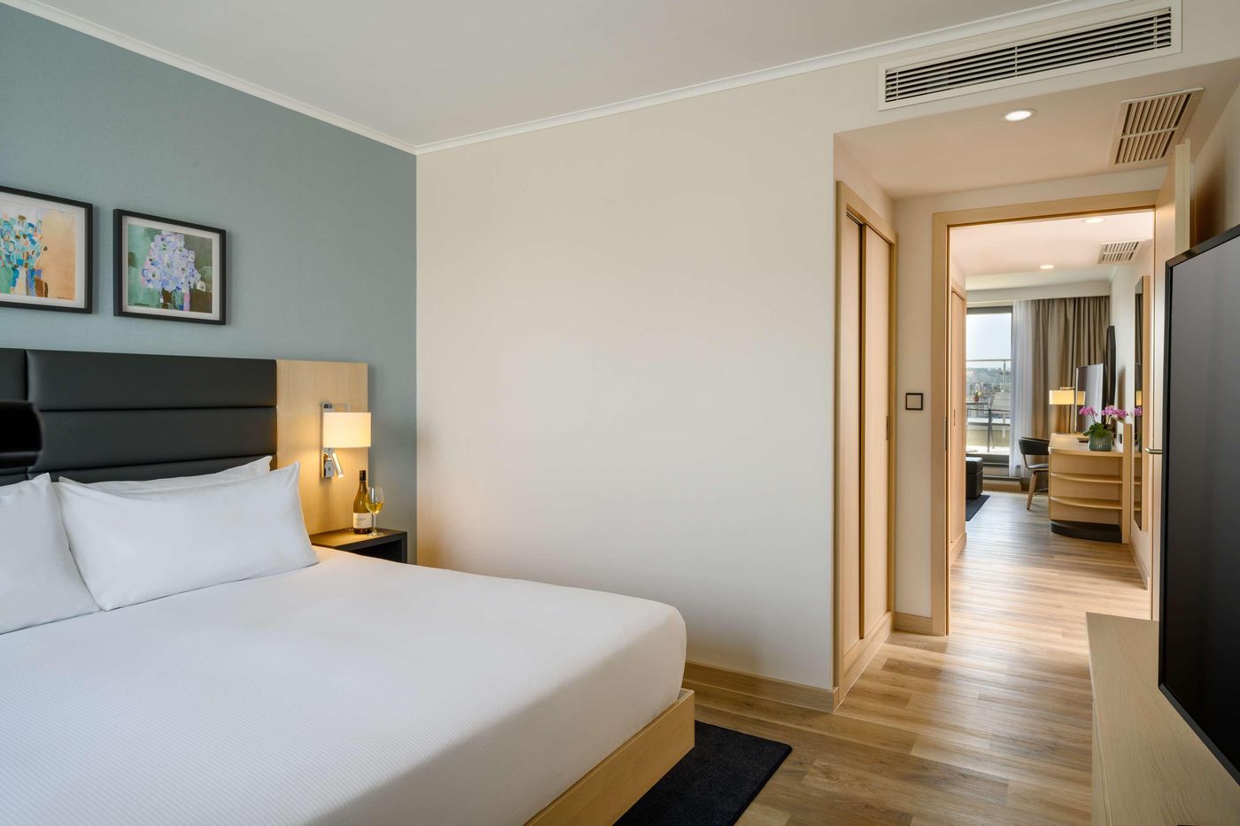 Hilton-Garden-Inn-Budapest-City-Centre-Room-25