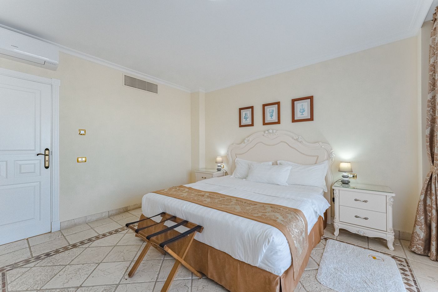 Flamingo-Suites-Room-51