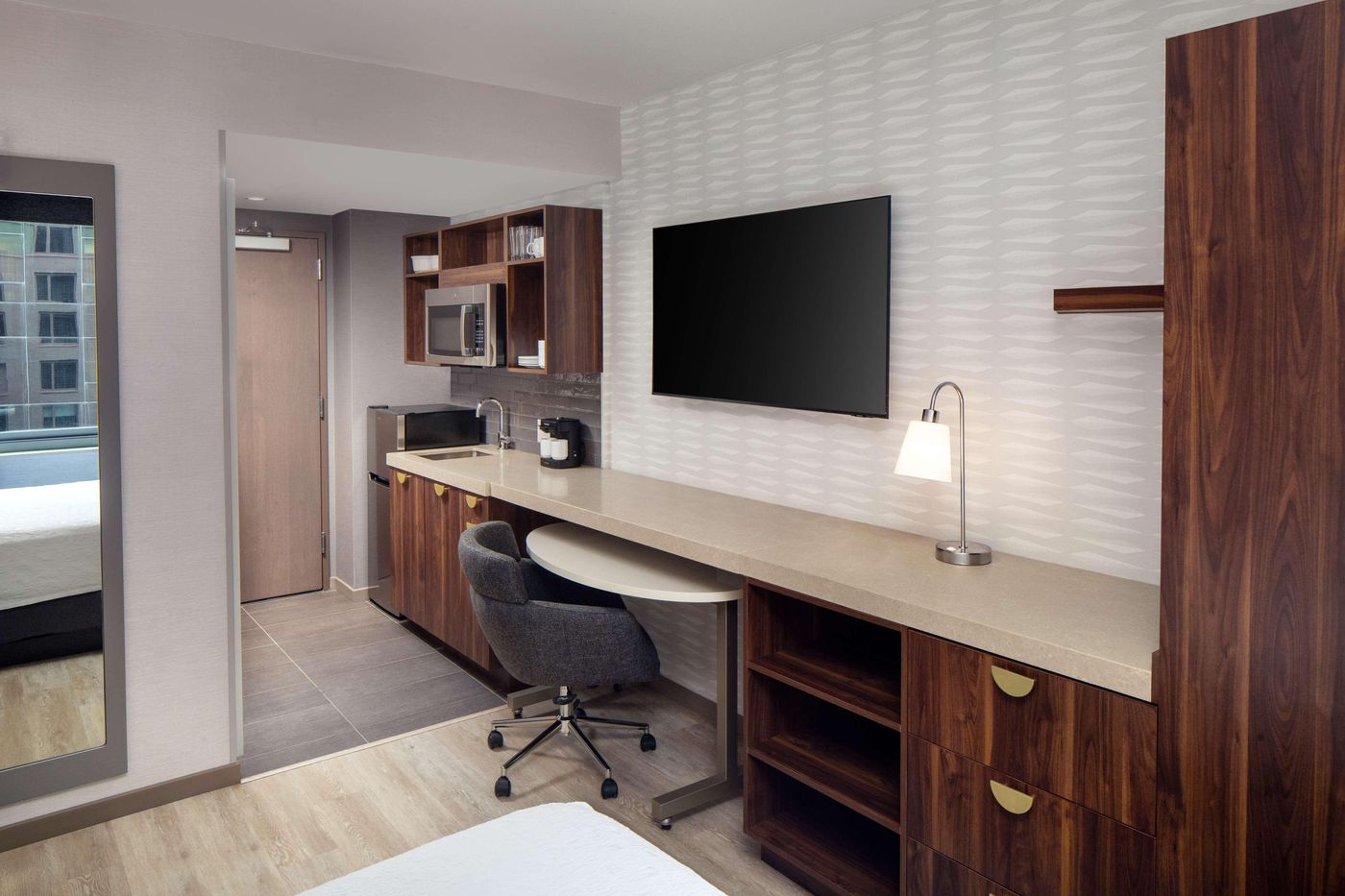 Home2-Suites-By-Hilton-New-York-Times-Square-Room-2