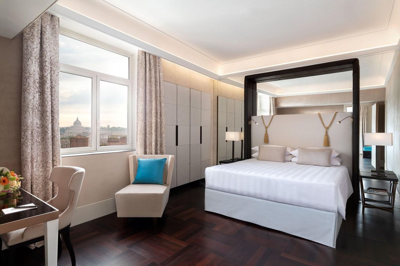 Sina-Bernini-Bristol--Autograph-Collection-Room-29