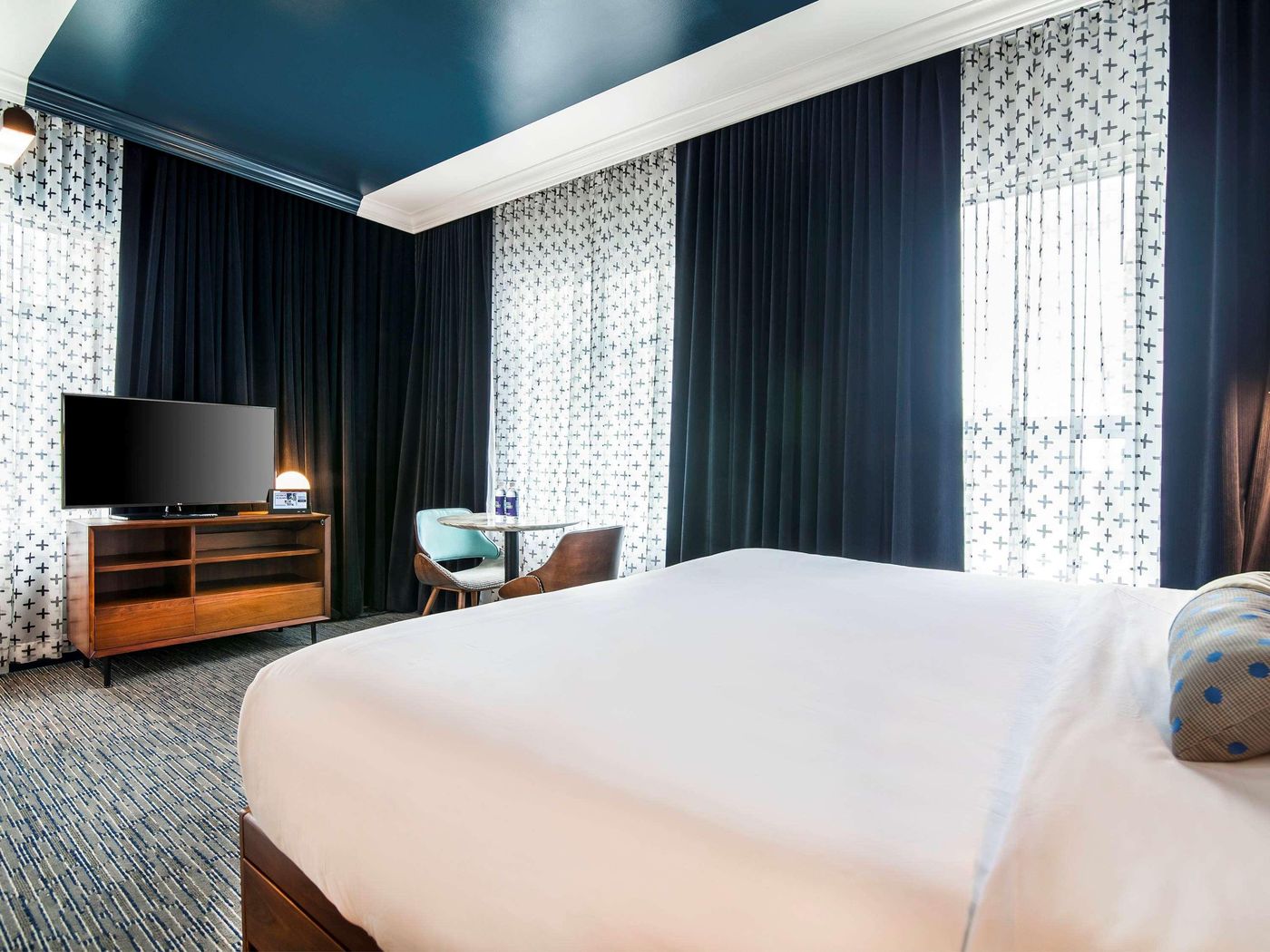 Hotel-Belmont-Vancouver-MGallery-Room-34