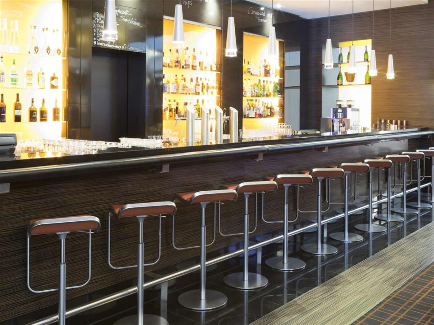 Novotel-Berlin-Am-Tiergarten-Bar-19