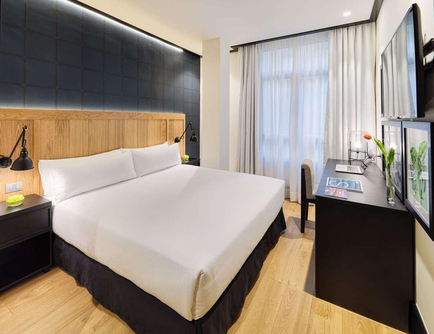 H10-Puerta-de-Alcala-Room-21