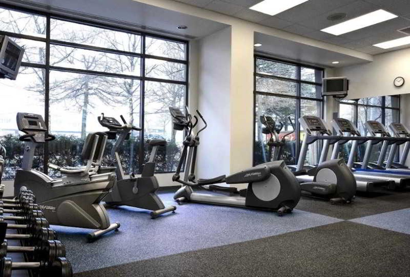 Grand-Park-Hotel-Vancouver-Airport-Sports-and-Entertainment-24