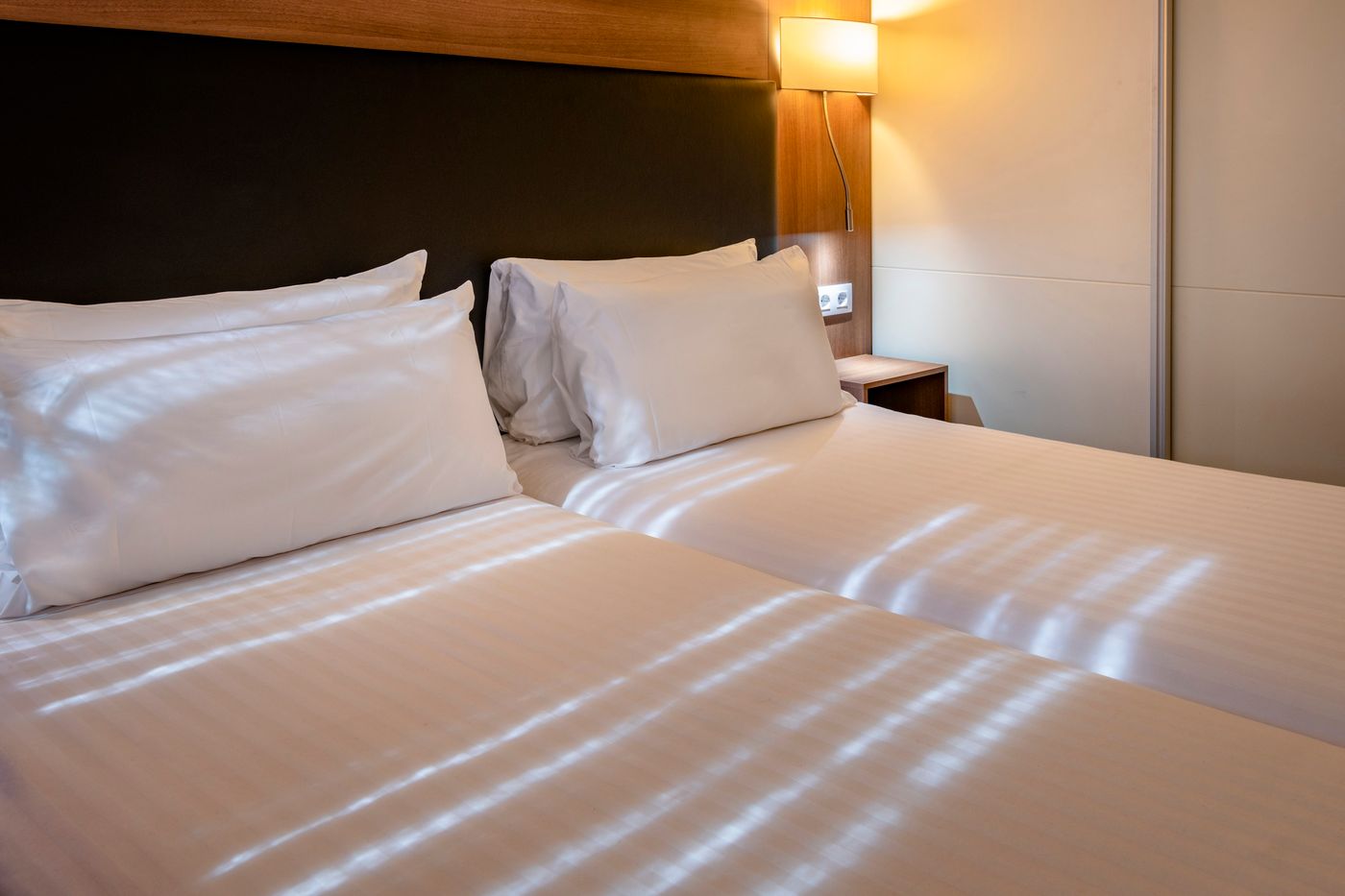 Apartamentos-Playa-De-Castelldefels-Room-36