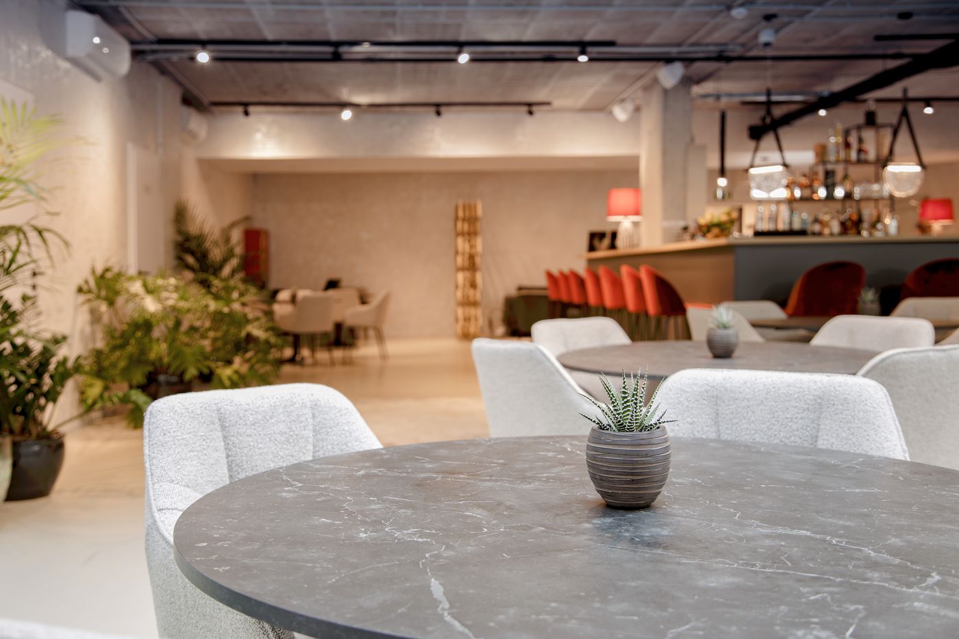 The-Amberlyn-Suite-Hotel-Restaurant-23