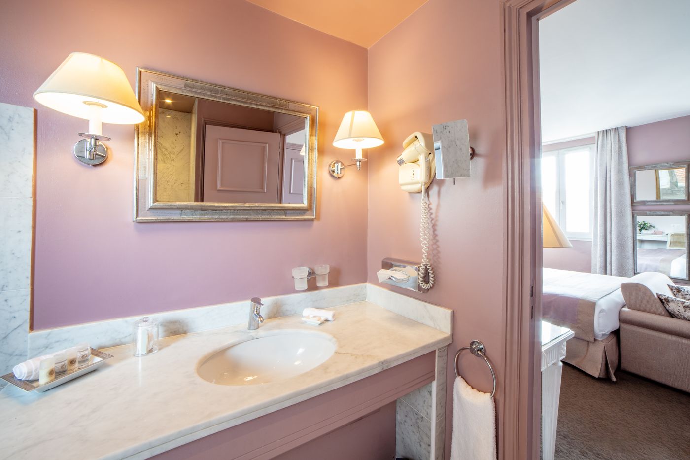 Le-Cavendish-Room-19