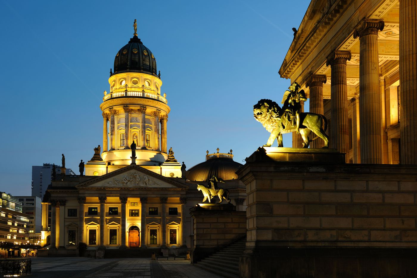 Clipper-Boardinghouse-Berlin-Gendarmenmarkt-General-view-5