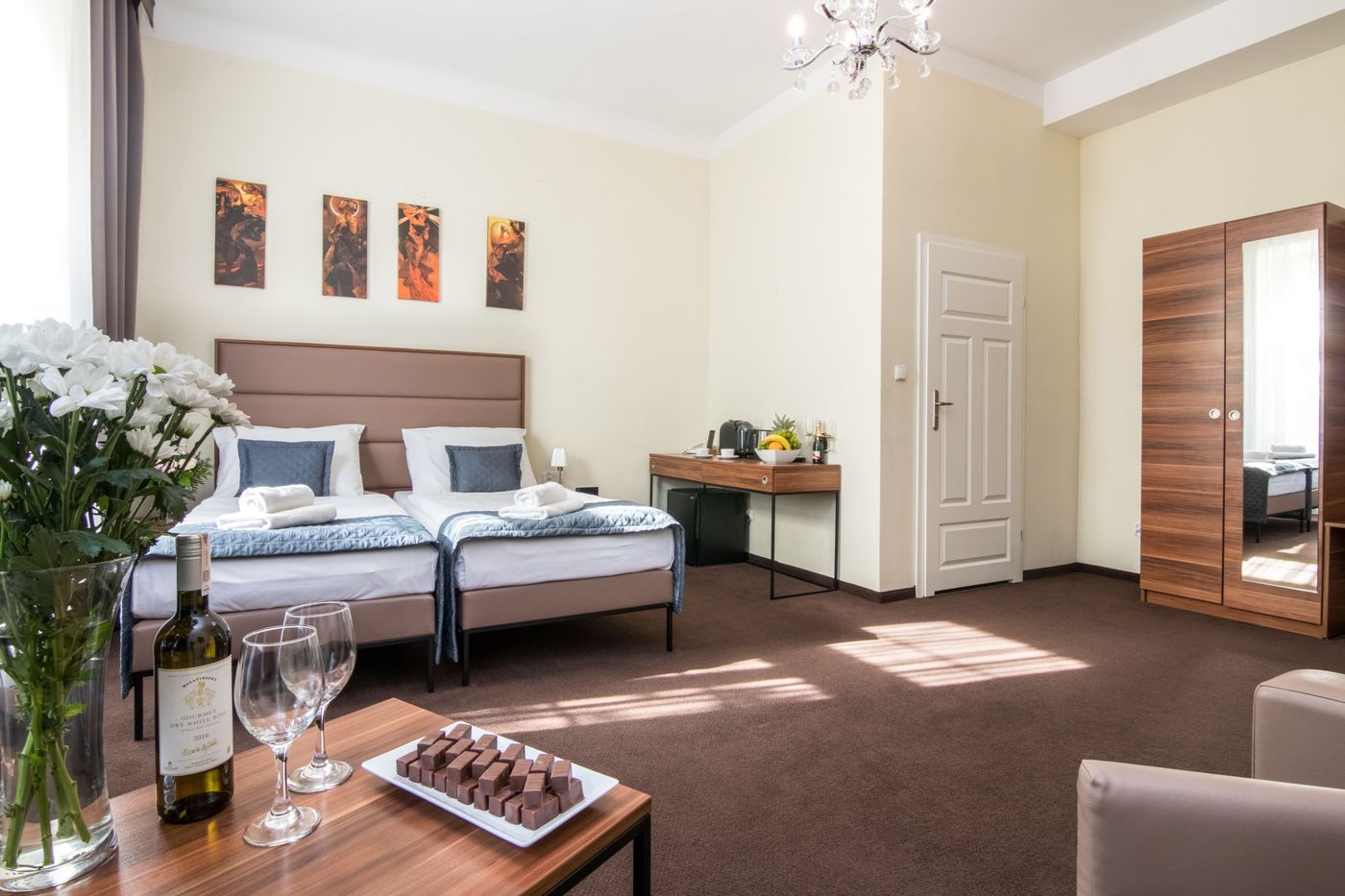 Aparthotel-Old-Town-Room-6