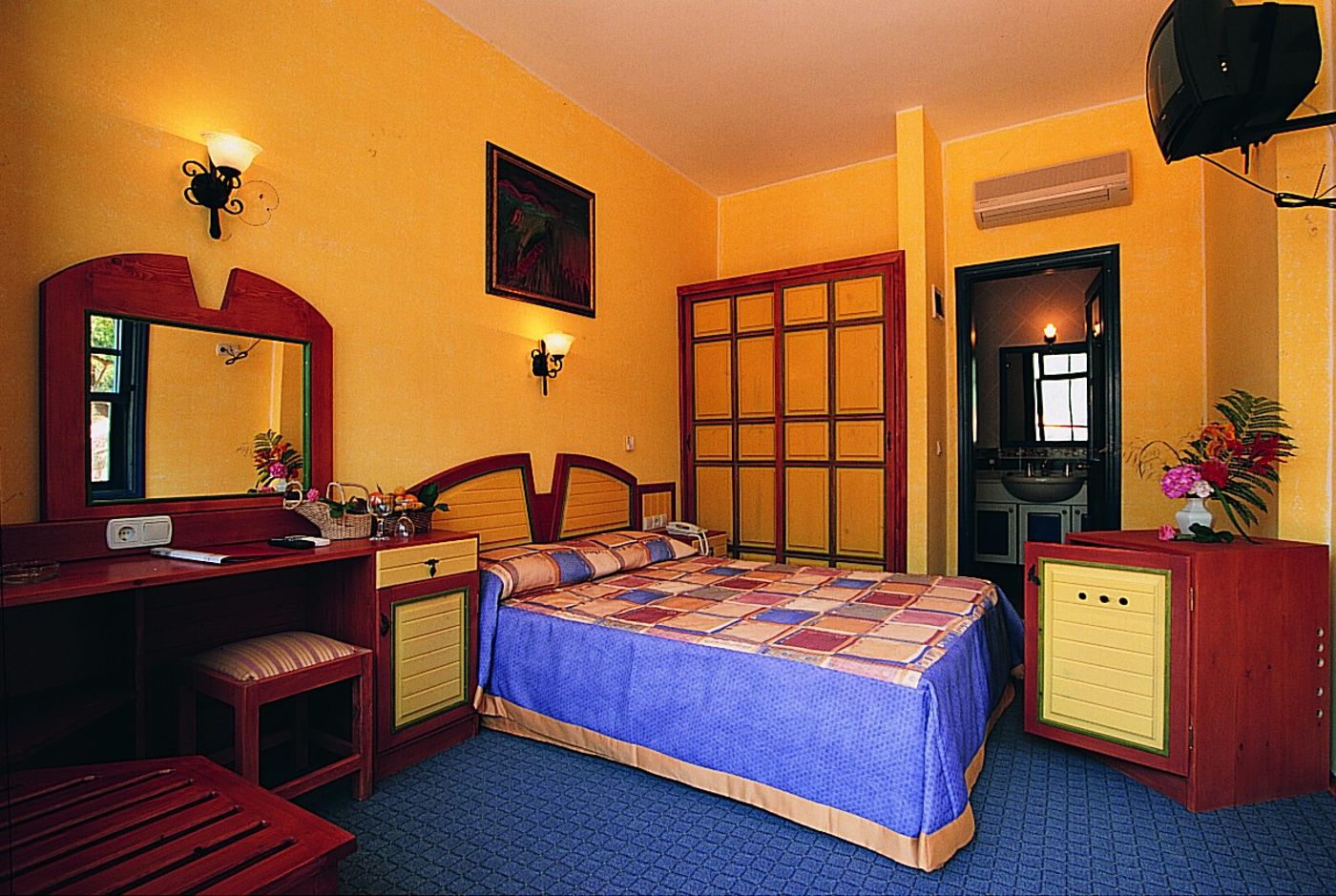Belle-Vue-Hotel-Room-11