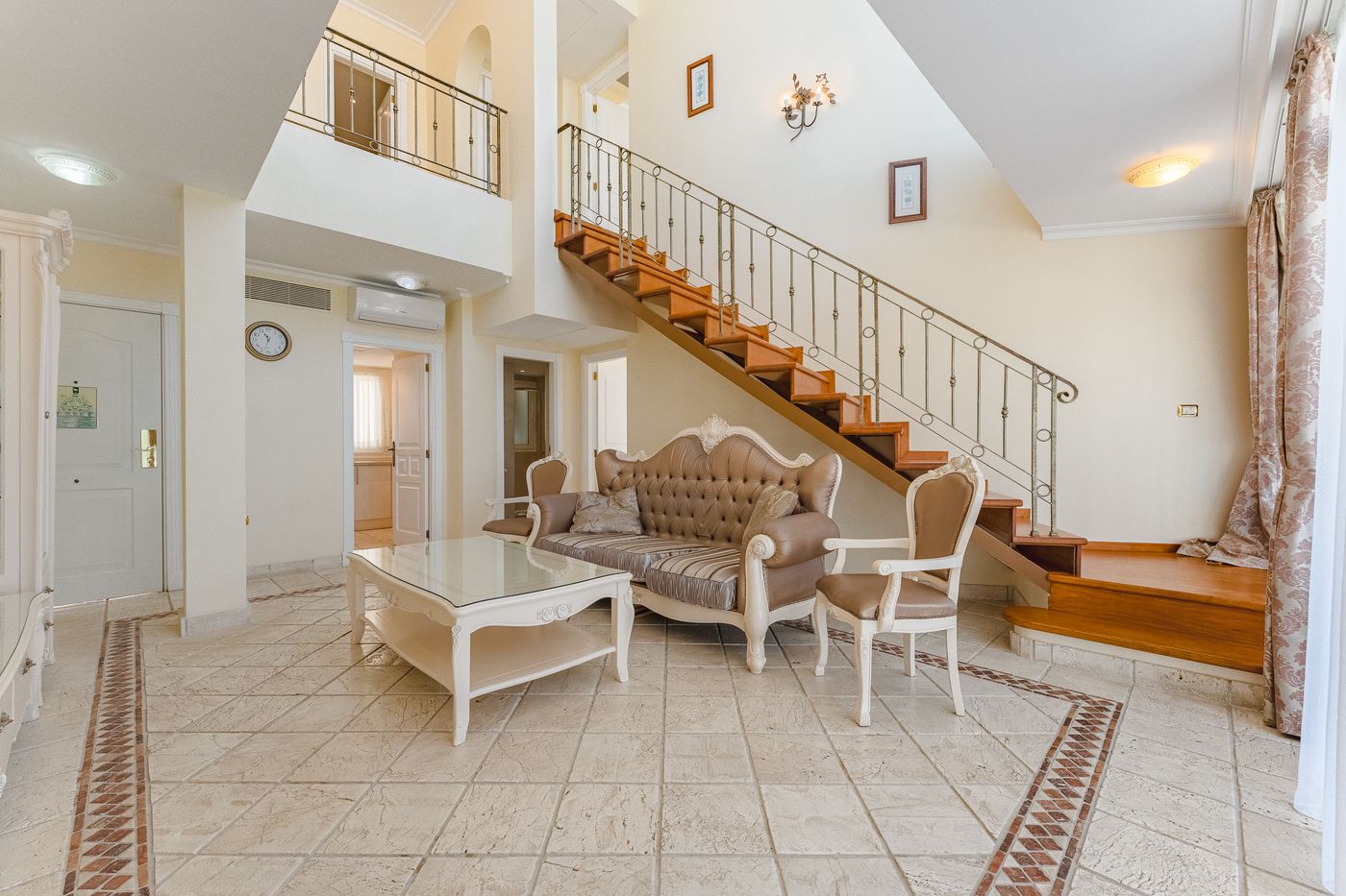 Flamingo-Suites-Room-71