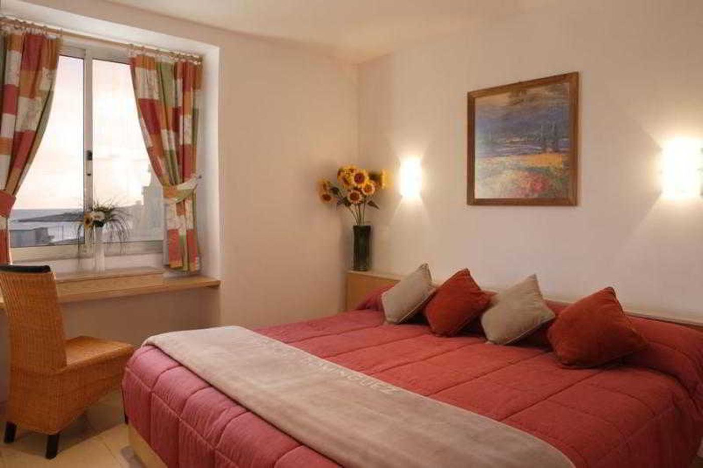 Club-Salina-Warhf-Room-12