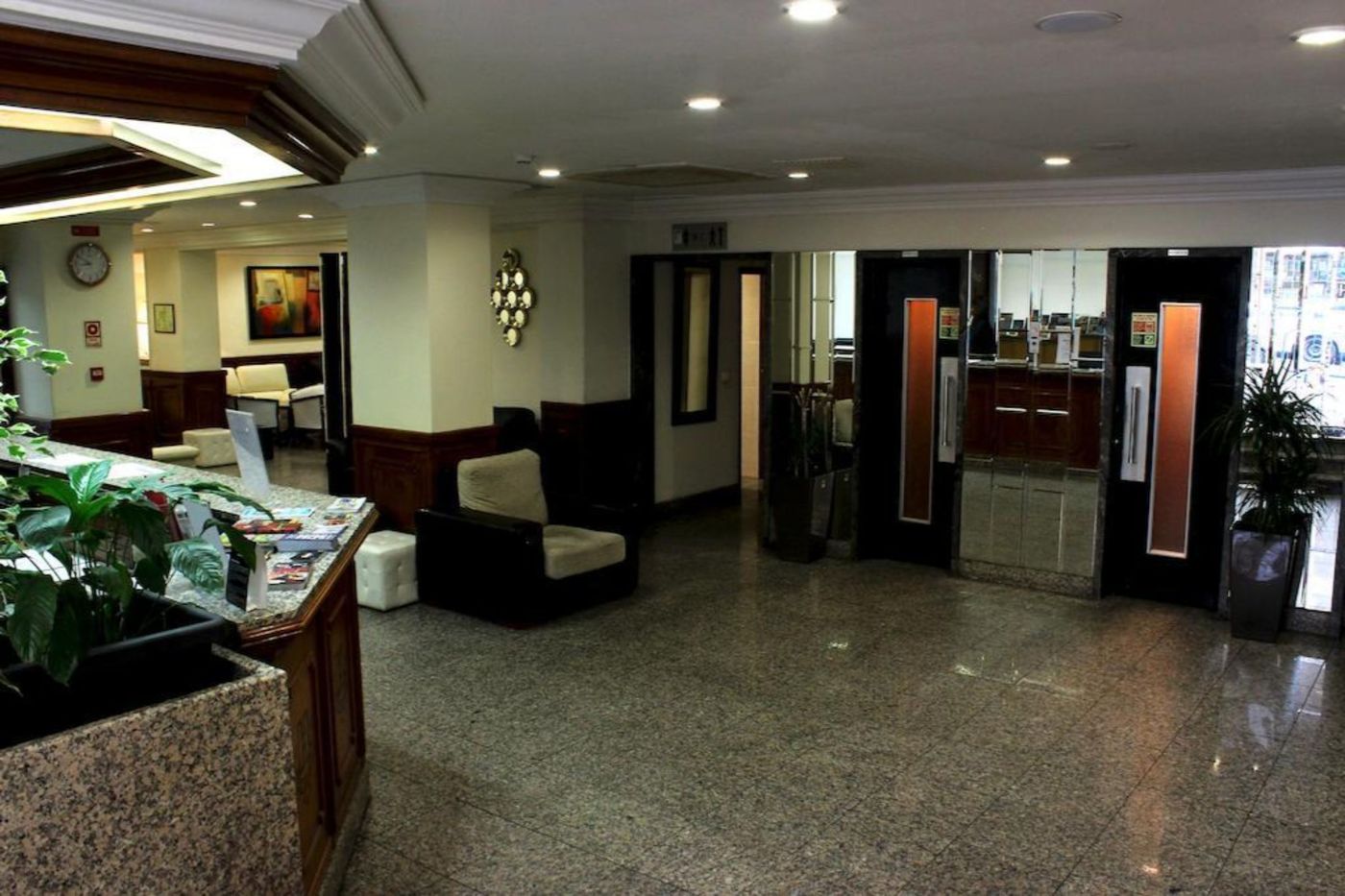 Excelsior-Lobby-11