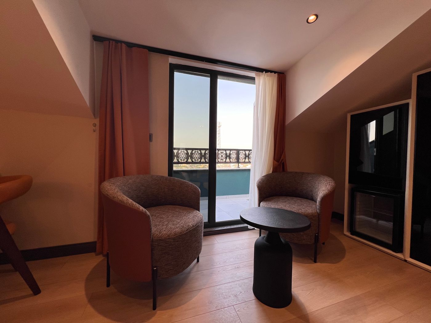 Elysian-Airport-Hotel-Room-54