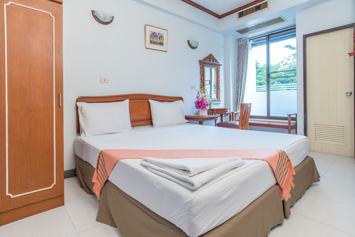 New-Siam-II-Guest-House-Room-2