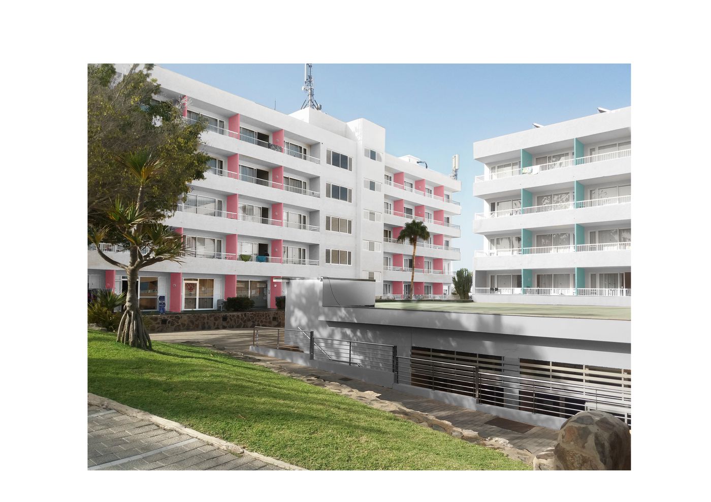 Abora-Interclub-Atlantic-by-Lopesan-Hotels-General-view-17