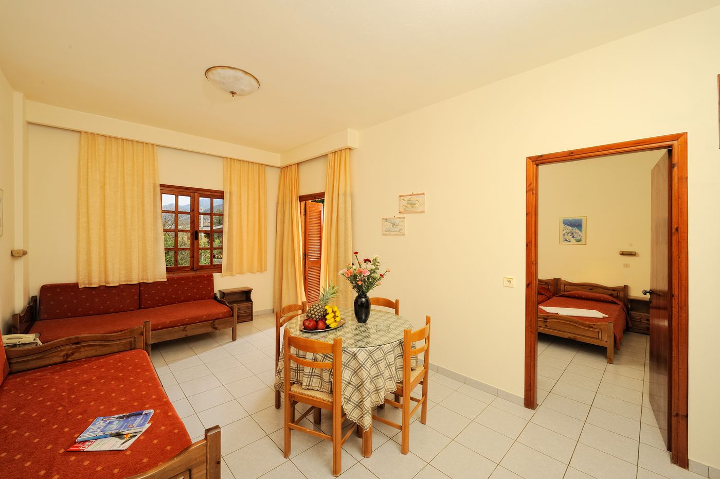 Maria-Lambis-Room-12