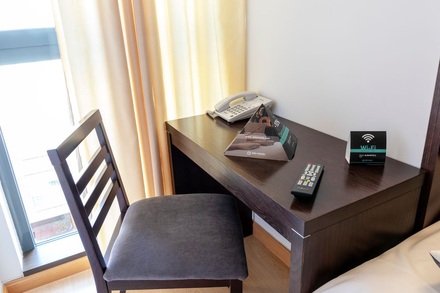 Hotel Alda Cardena-Spain-BURGOS-Room-10